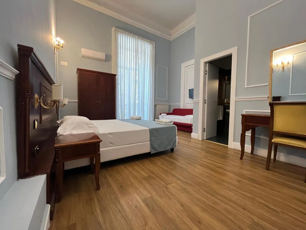 Napolit'Amo Hotel Principe 3*, Naples